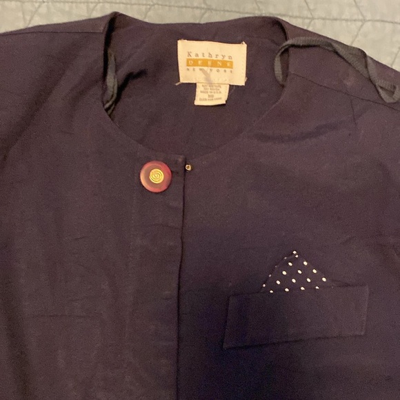 80s flowy suit-esque top with built in pocket square and shoulder pads - Picture 2 of 7